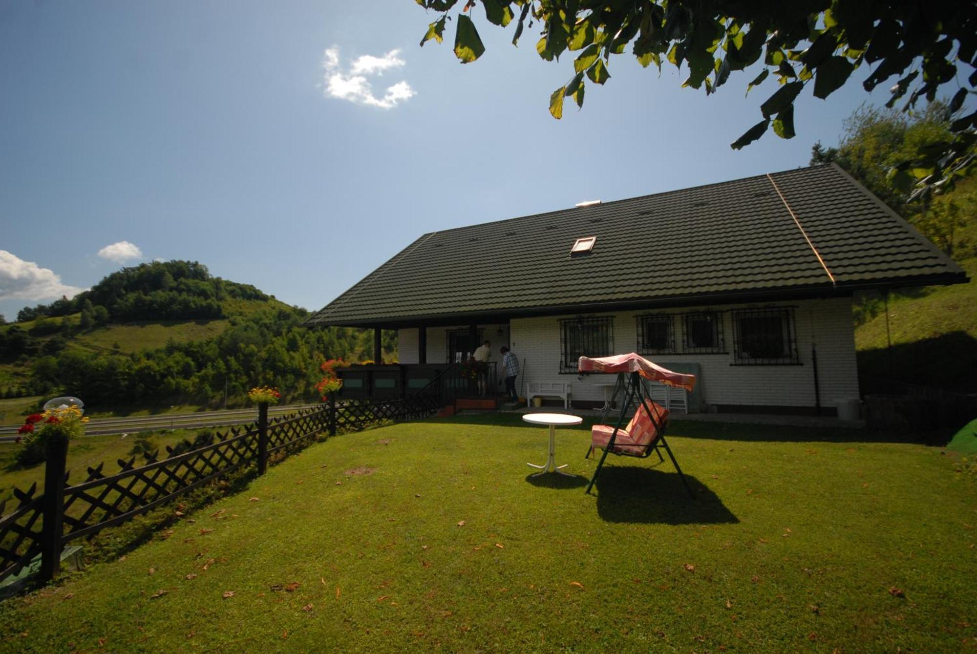 Pod Orehi Guest House Loce pri Poljcanah Exterior photo