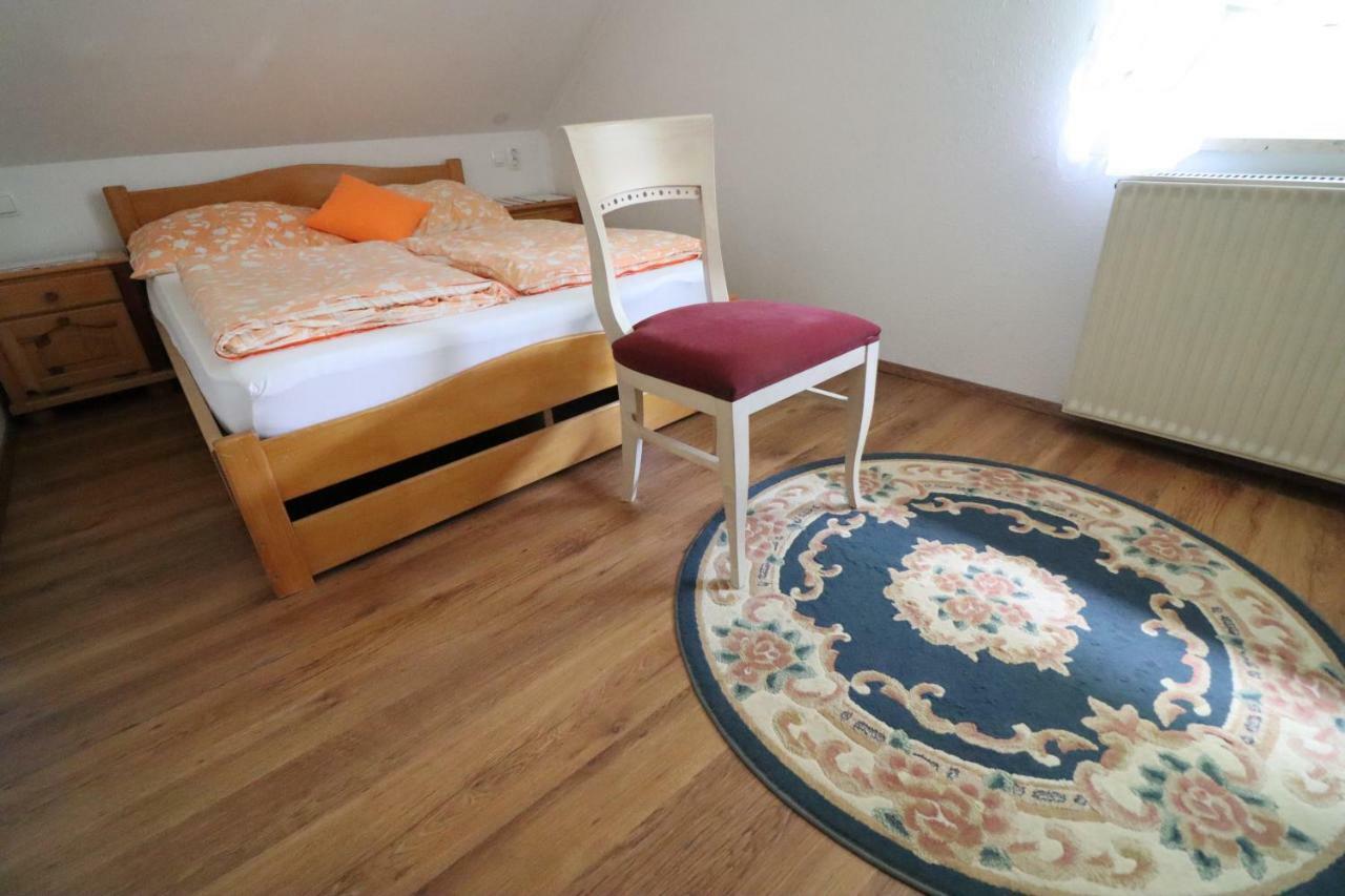Pod Orehi Guest House Loce pri Poljcanah Exterior photo